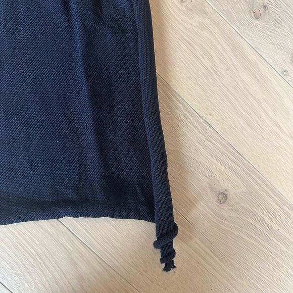 Handmade micro knit backless tank top in navy - Picture 2 of 4